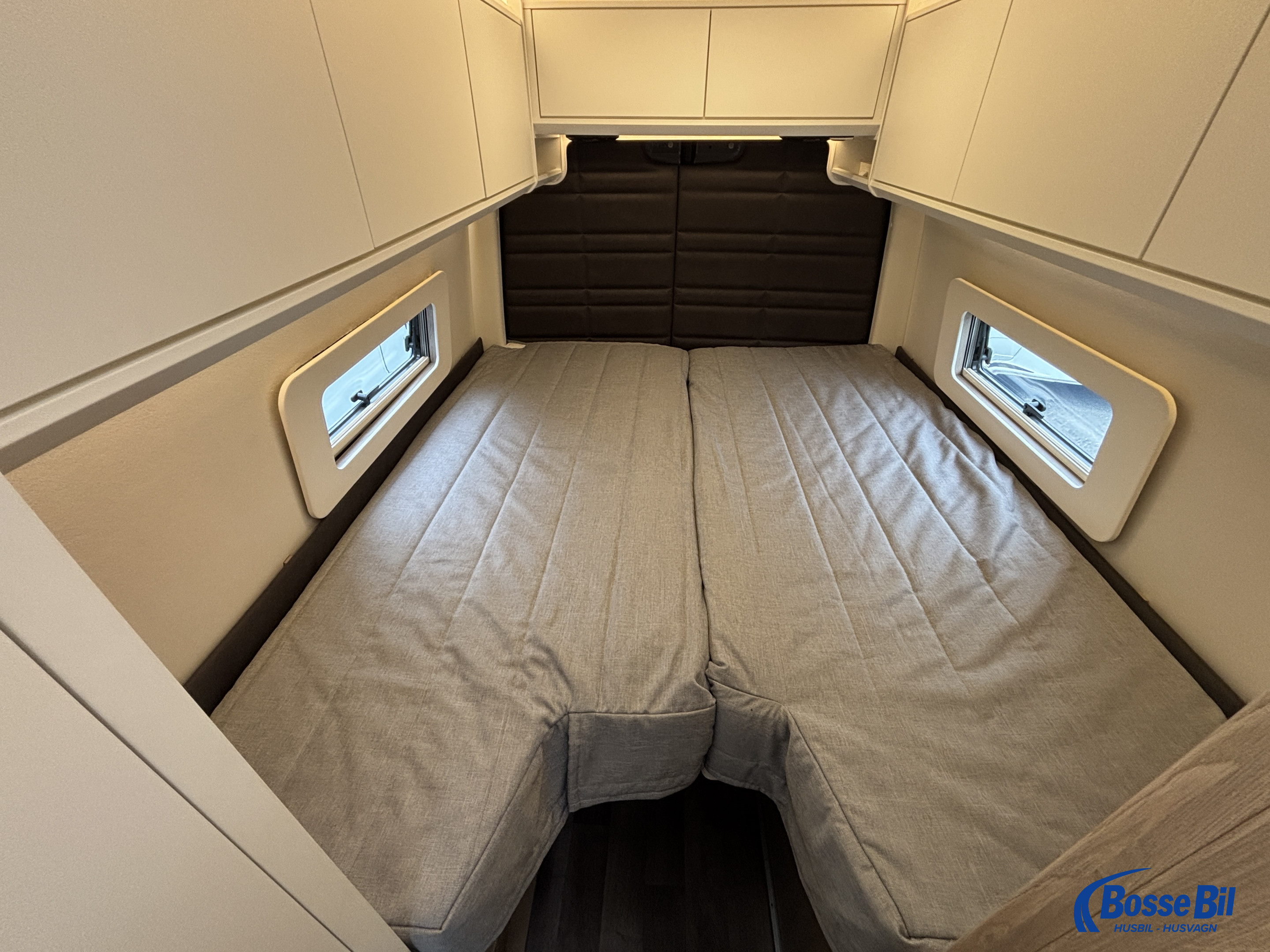 KABE Van CRV 690 LB * AC * Litium * Solceller * - KABE