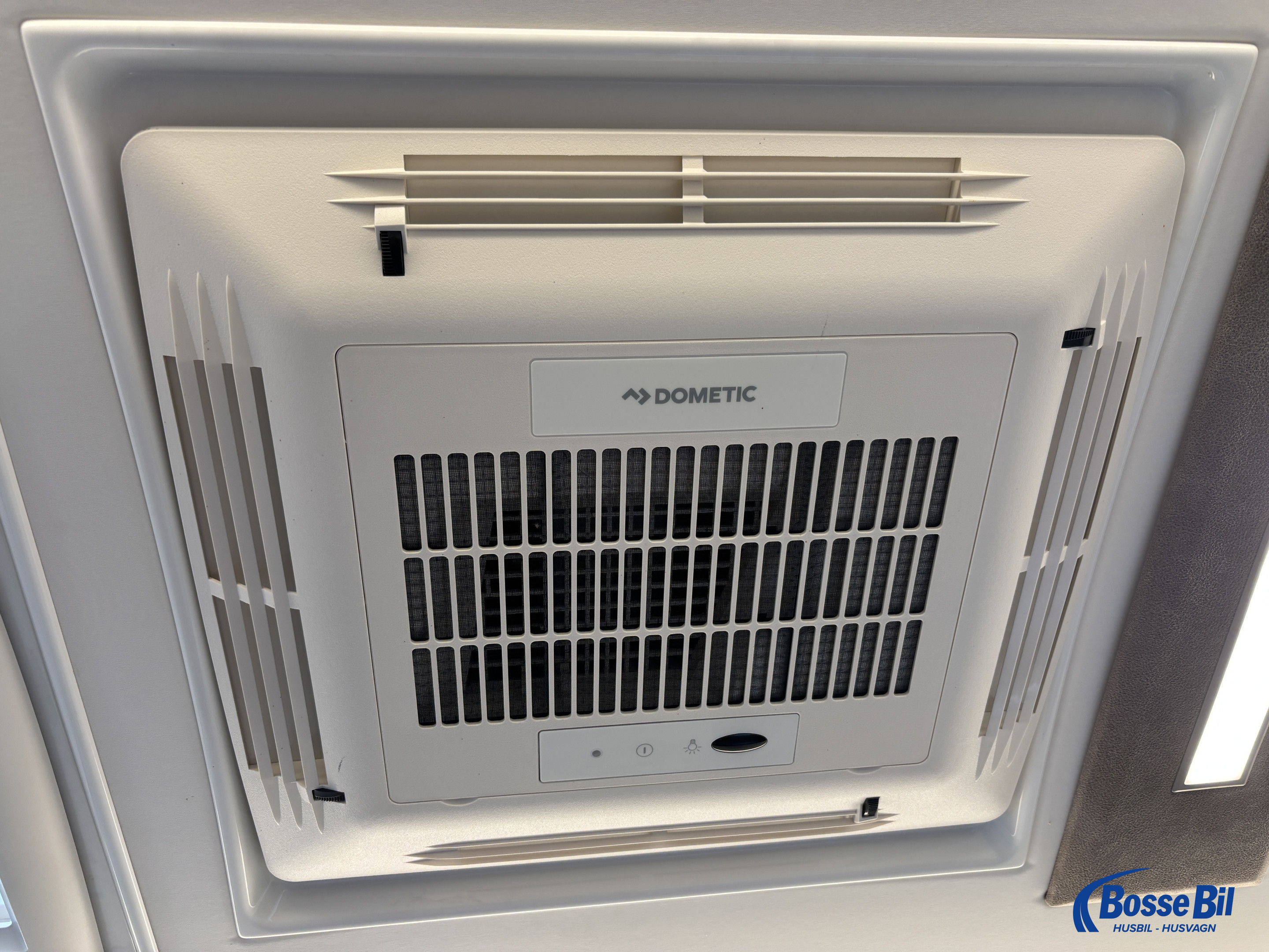 KABE Van CRV 690 LB * AC * Litium * Solceller * - KABE