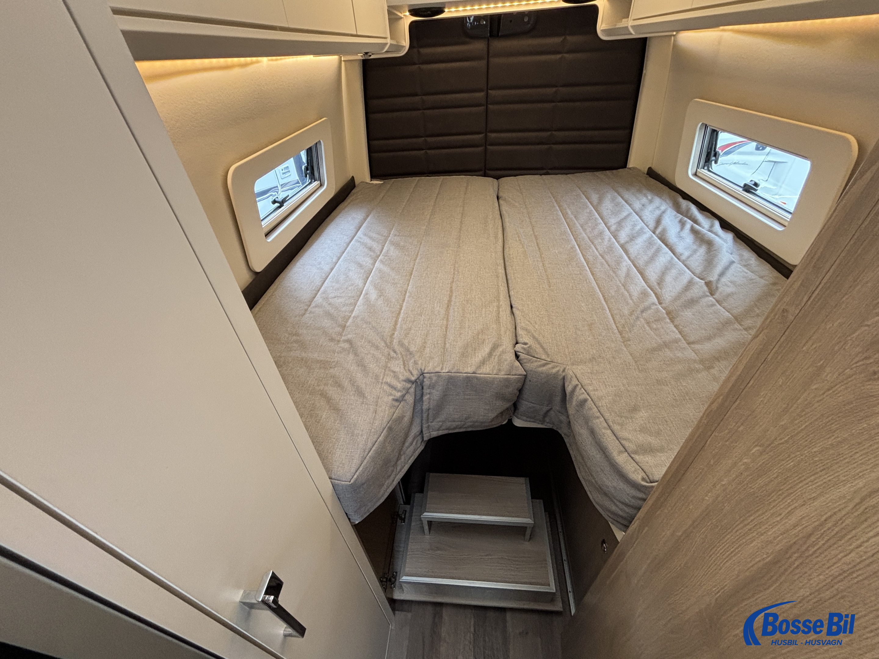 KABE Van CRV 690 LB * AC * Litium * Solceller * - KABE