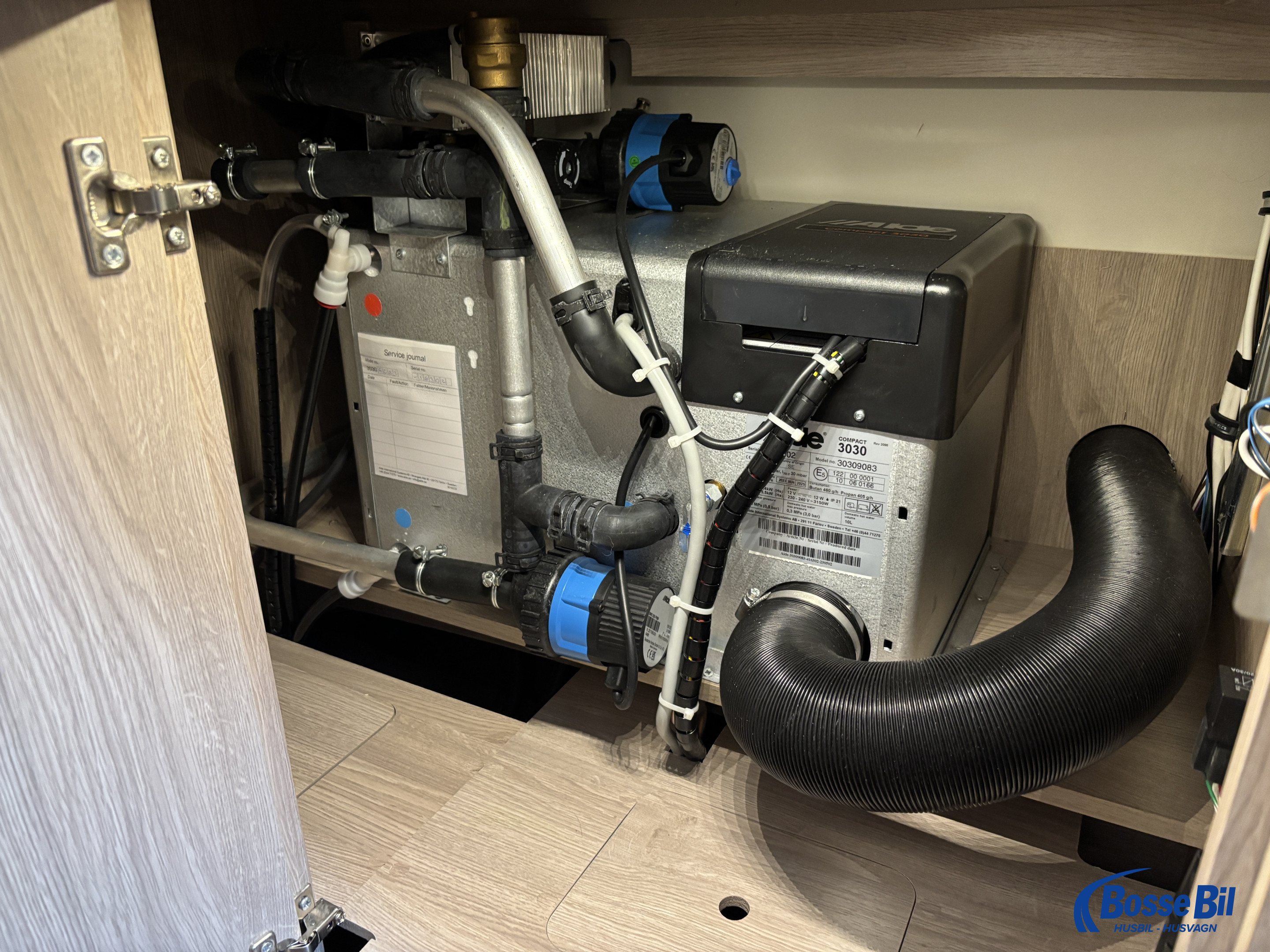 KABE Van CRV 690 LB * AC * Litium * Solceller * - KABE