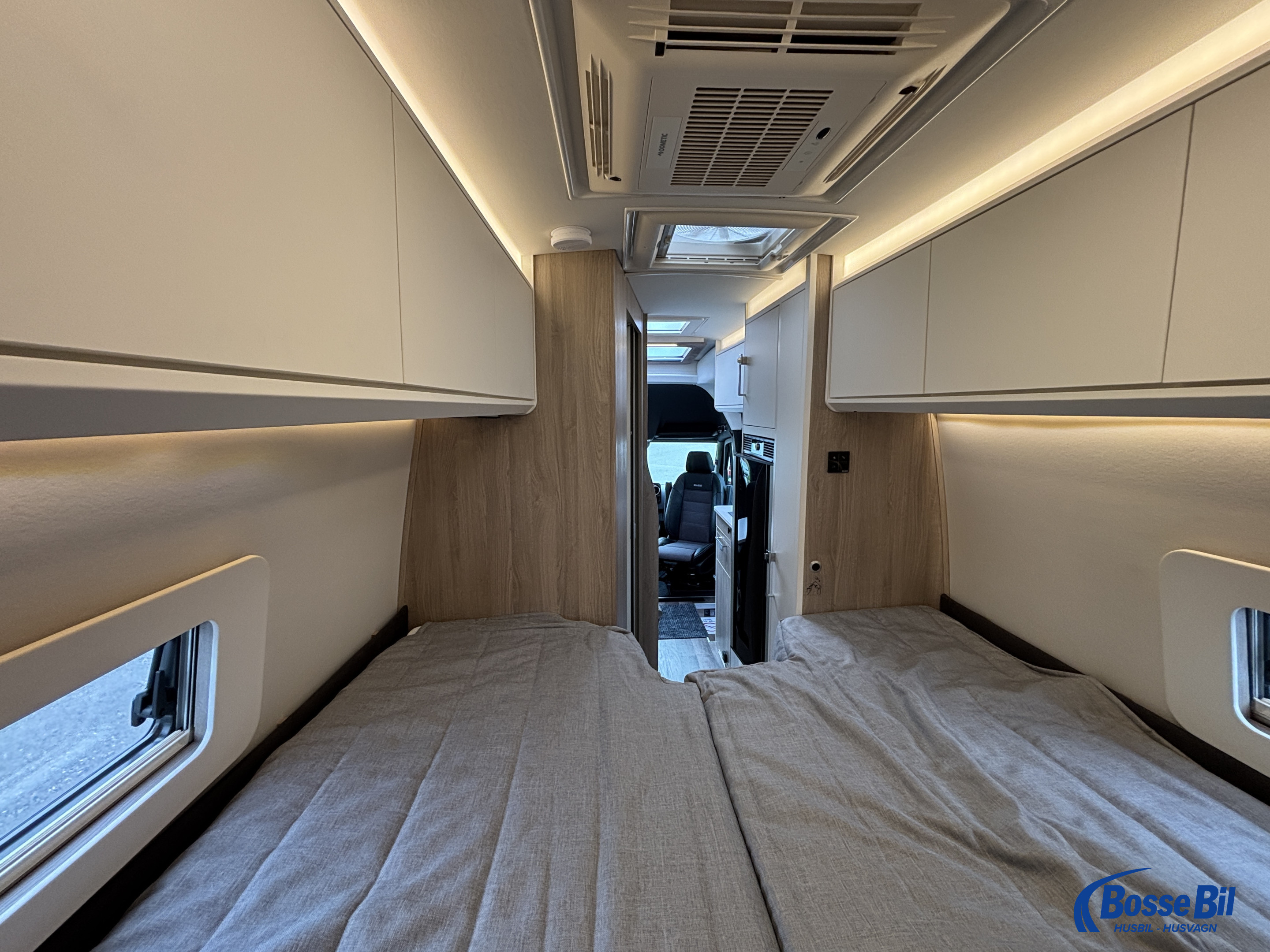 KABE Van CRV 690 LB * AC * Litium * Solceller * - KABE