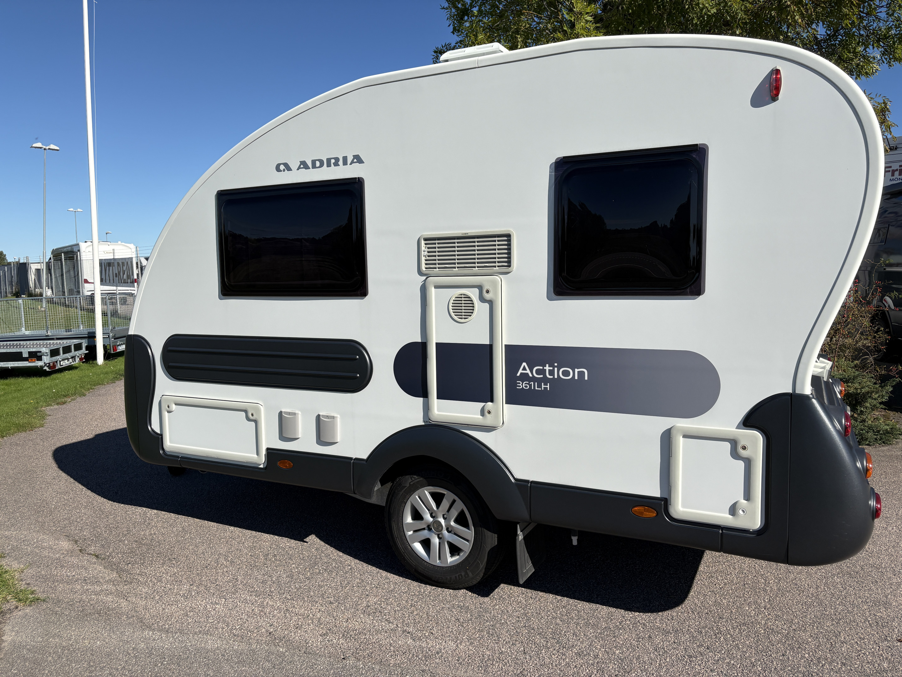 Adria ACTION 361LH (tält,markis,solcell) - Adria