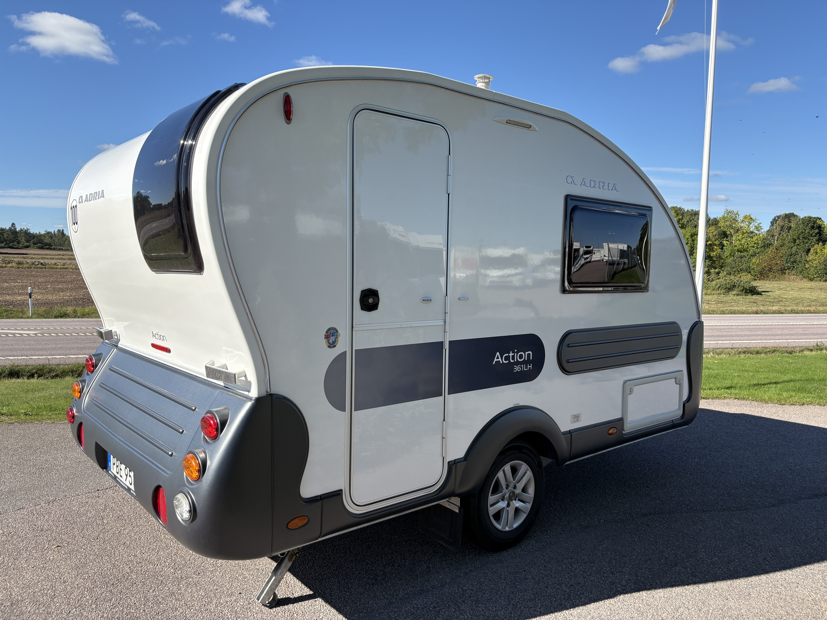 Adria ACTION 361LH (tält,markis,solcell) - Adria