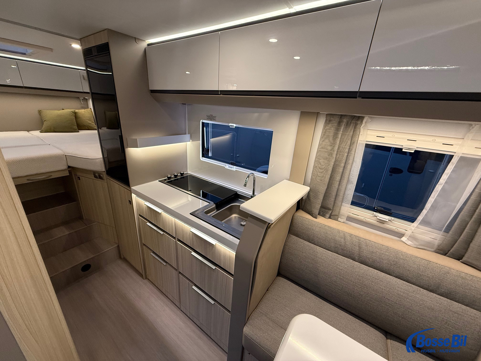Adria COMPACT DL * Långbäddar * 160 Hk * 3500kg * 699cm lång * - Adria