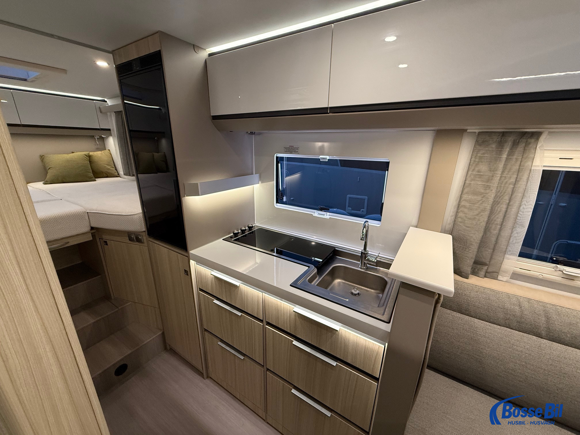 Adria COMPACT DL * Långbäddar * 160 Hk * 3500kg * 699cm lång * - Adria