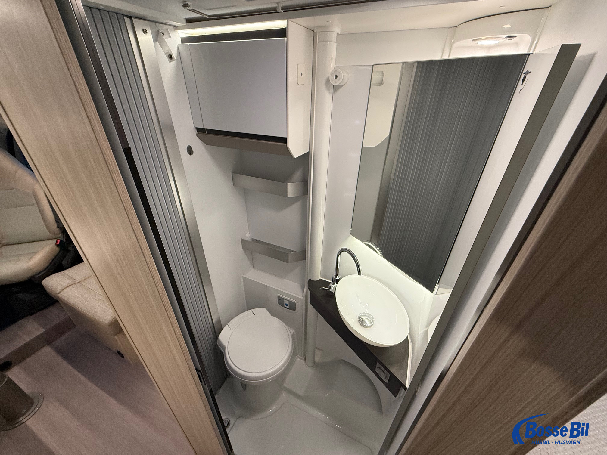 Adria COMPACT DL * Långbäddar * 160 Hk * 3500kg * 699cm lång * - Adria