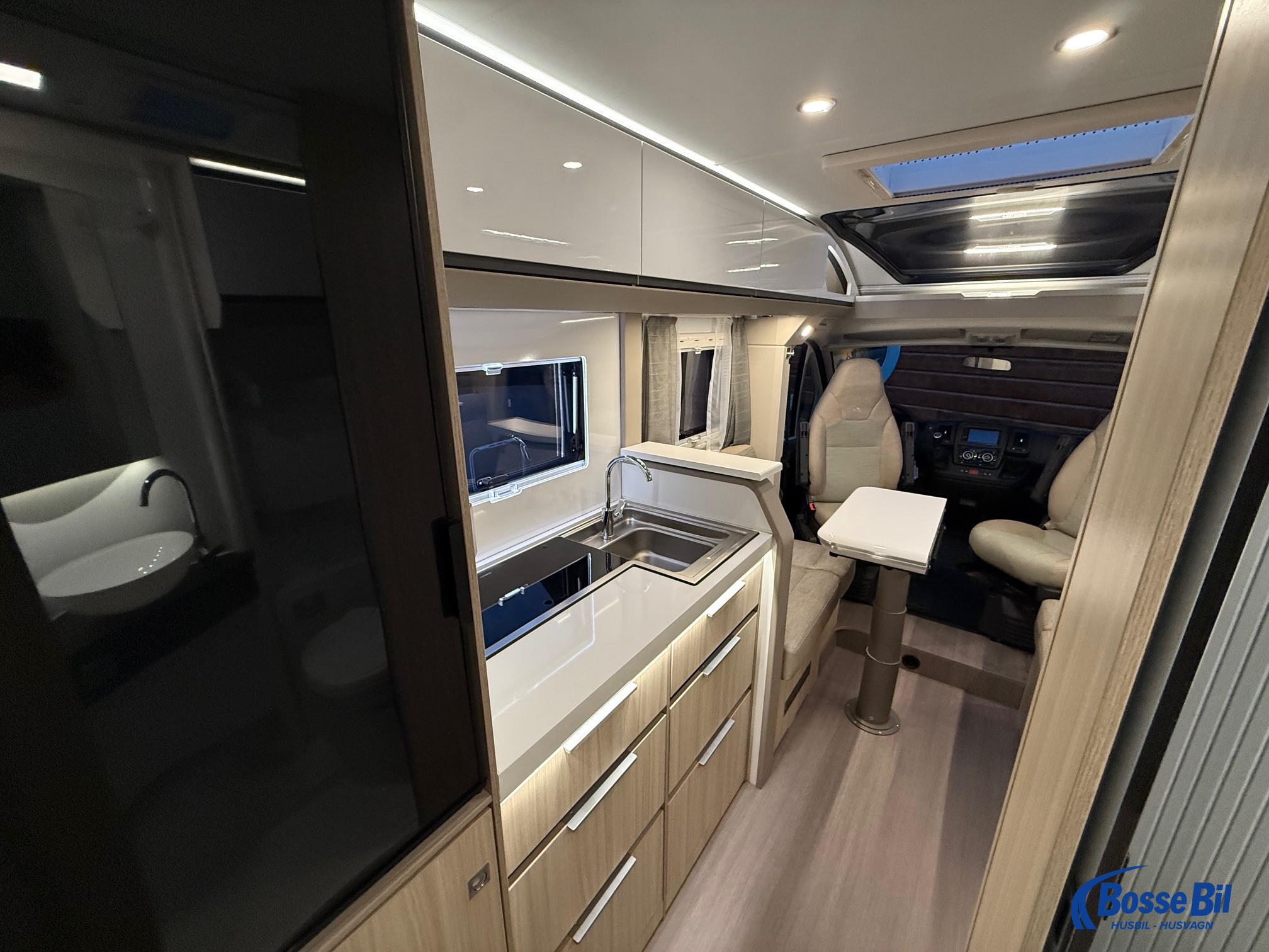 Adria COMPACT DL * Långbäddar * 160 Hk * 3500kg * 699cm lång * - Adria