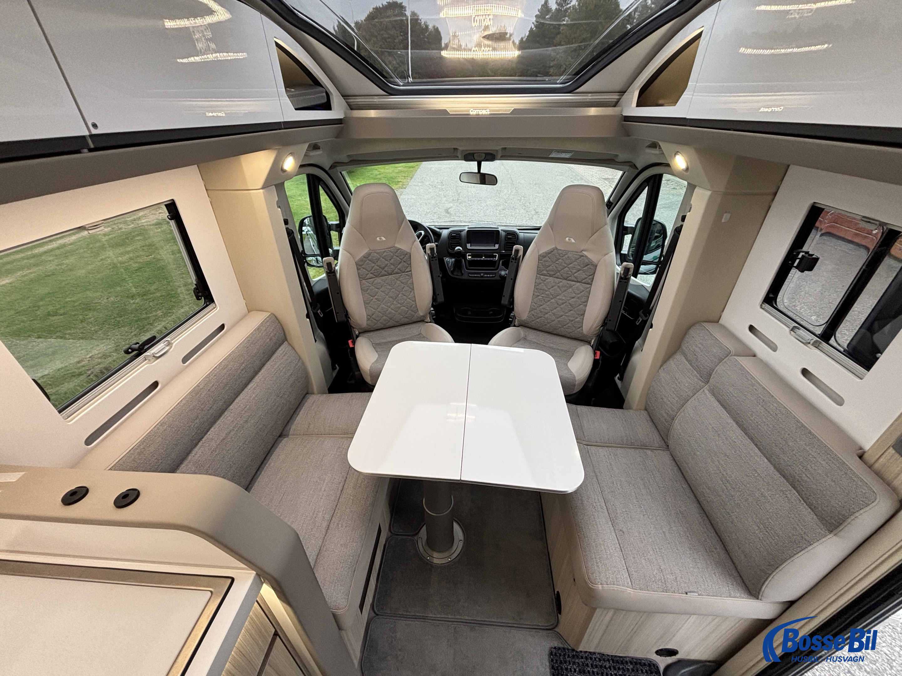 Adria COMPACT Supreme DL * AC * Solceller * Långbäddar * 3500kg * - Adria