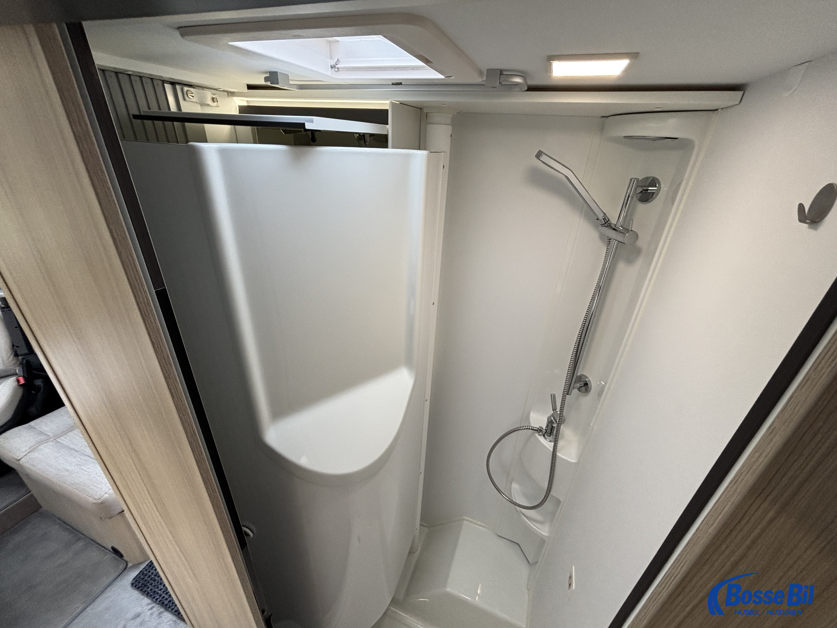Adria COMPACT Supreme DL * AC * Solceller * Långbäddar * 3500kg * - Adria