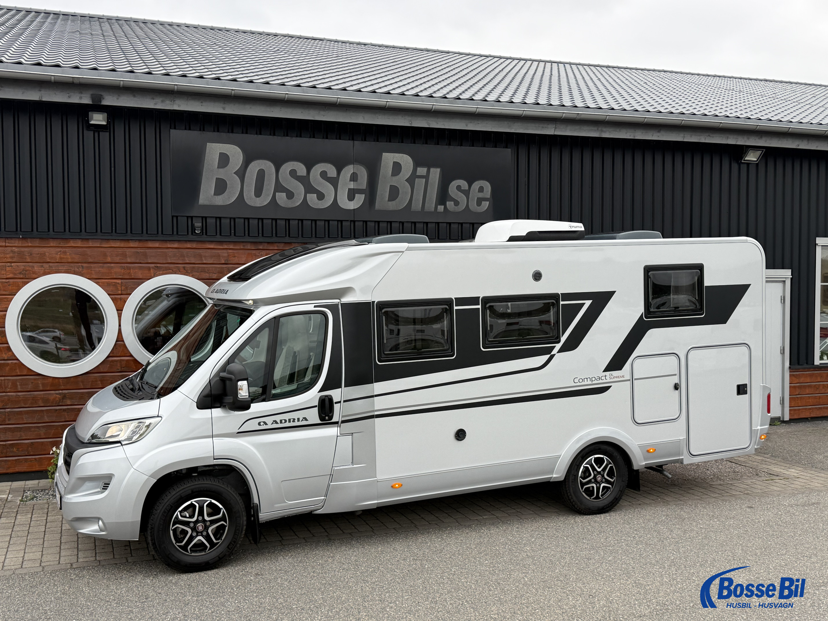 Adria COMPACT Supreme DL * AC * Solceller * Långbäddar * 3500kg * - Adria