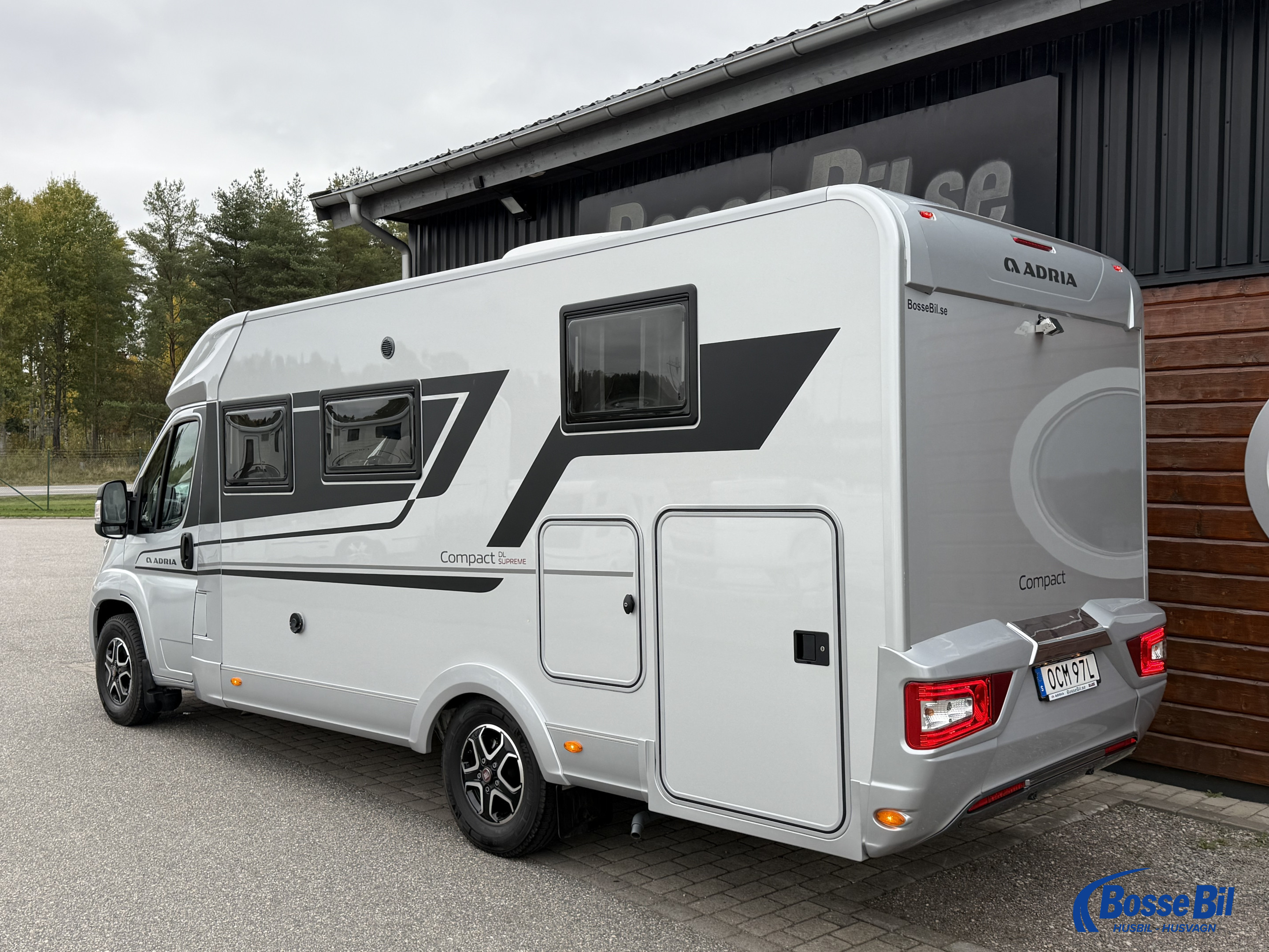 Adria COMPACT Supreme DL * AC * Solceller * Långbäddar * 3500kg * - Adria
