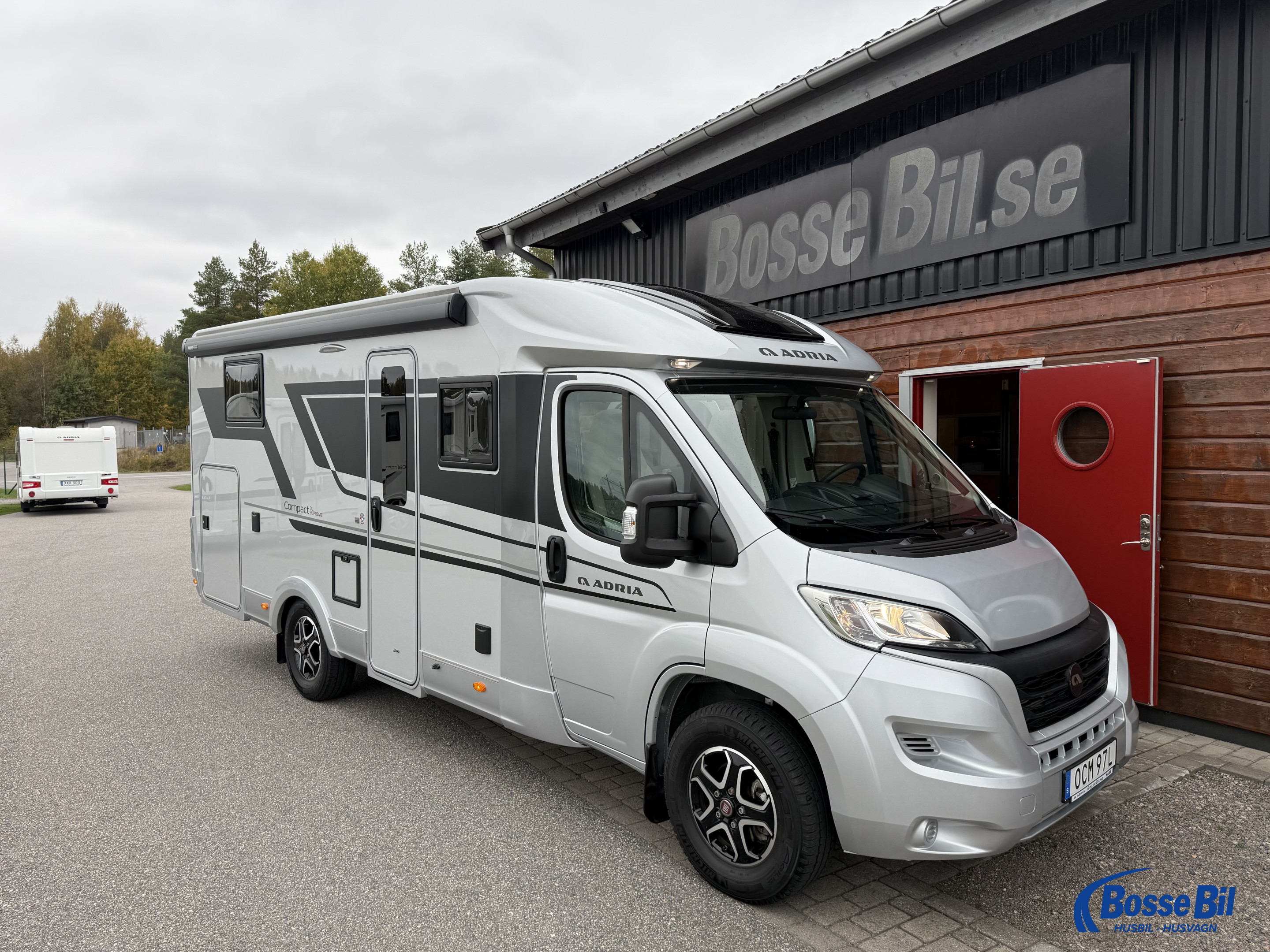 Adria COMPACT Supreme DL * AC * Solceller * Långbäddar * 3500kg * - Adria