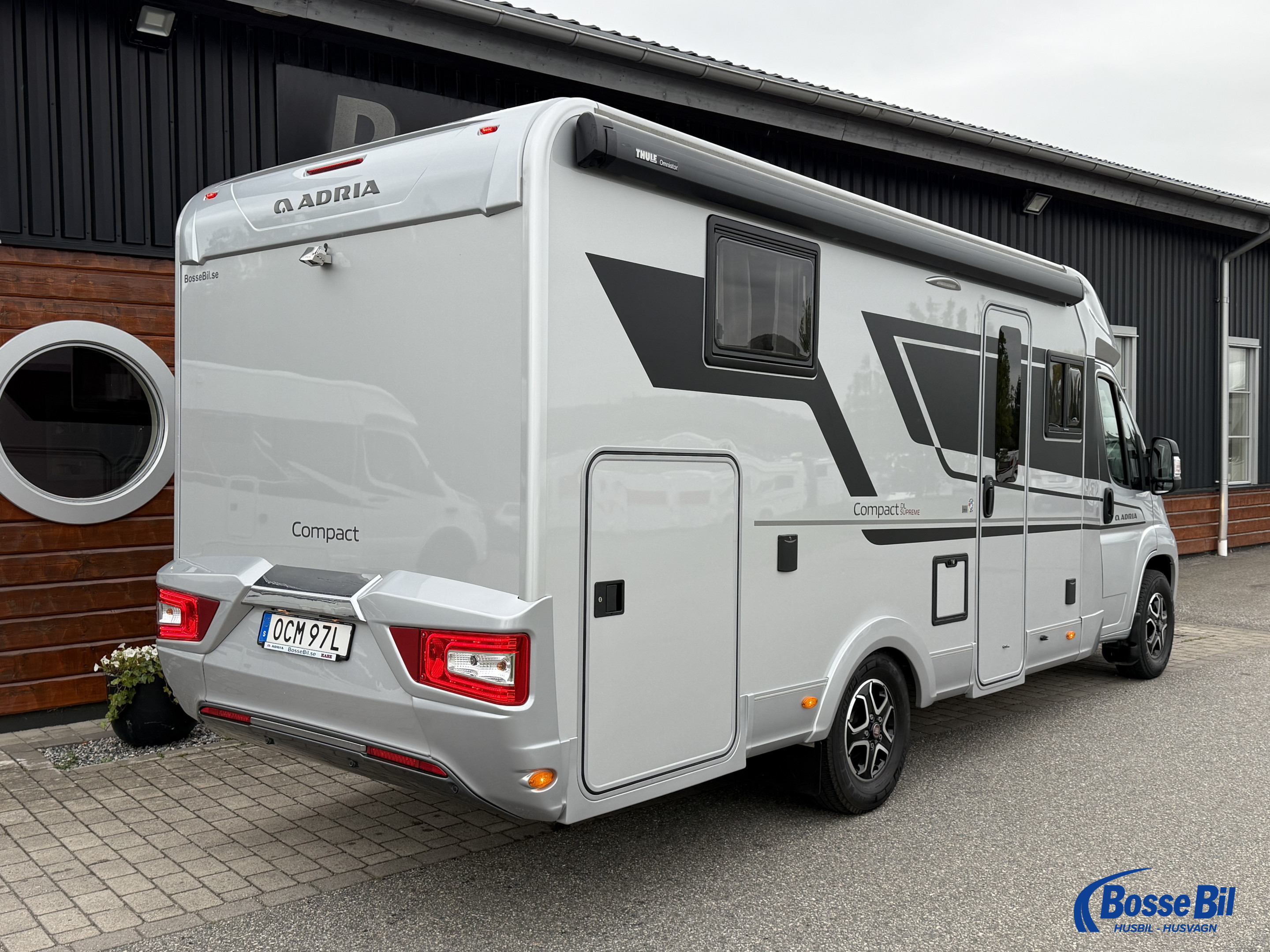 Adria COMPACT Supreme DL * AC * Solceller * Långbäddar * 3500kg * - Adria