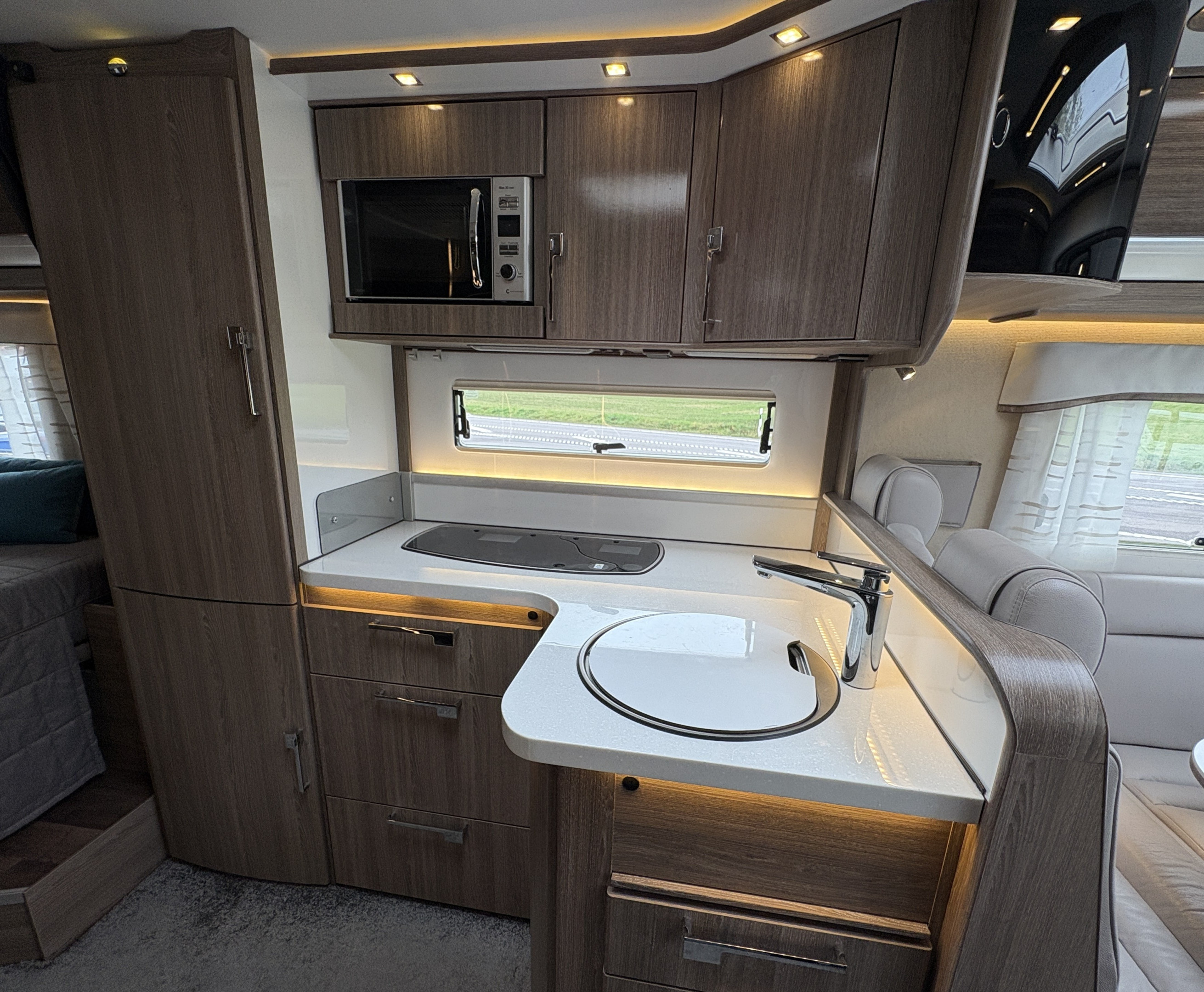 KABE KABE TM I 810 IMPERIAL LXL (cinderella, litiumbatteri,ac,hydralben)) - KABE