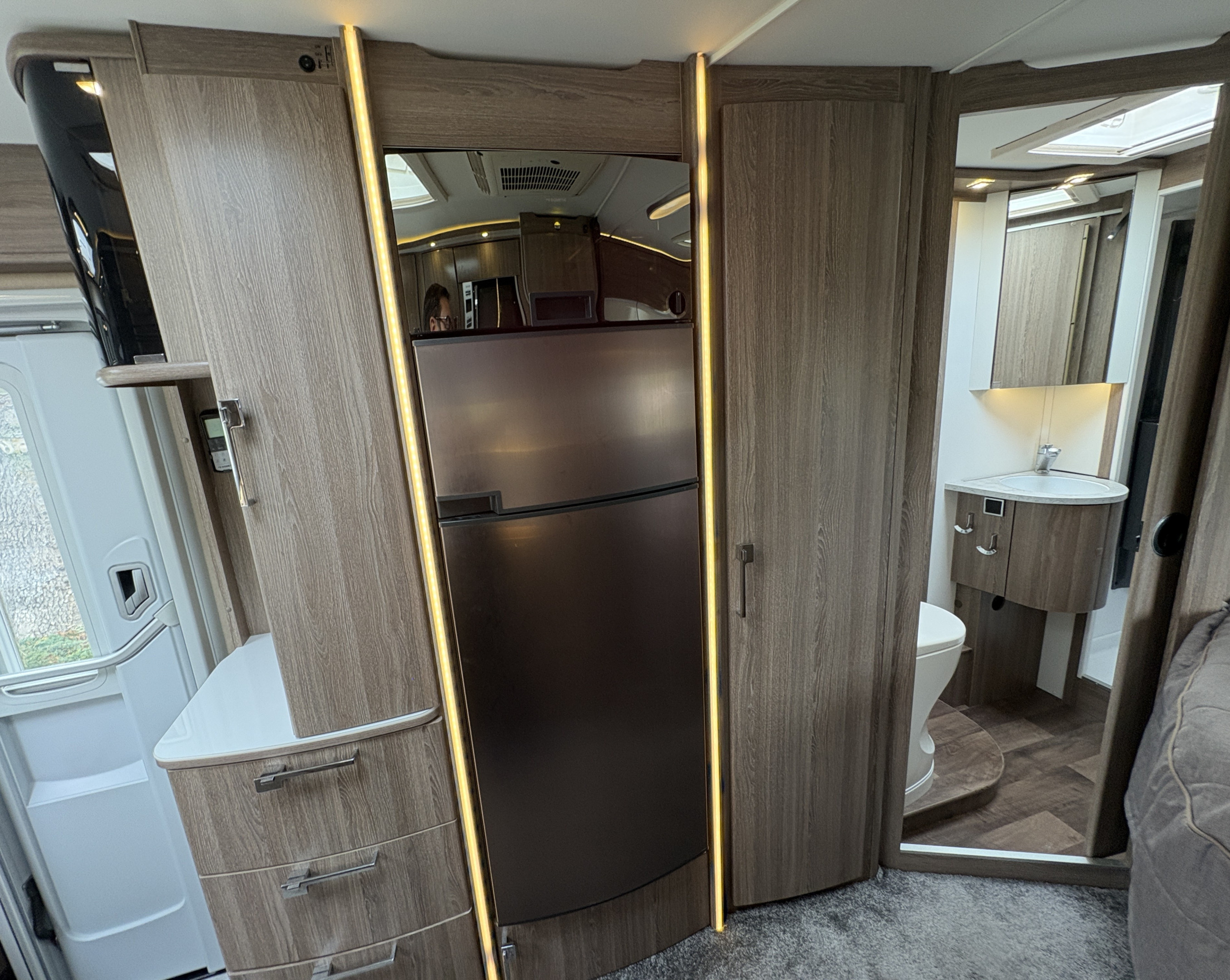 KABE KABE TM I 810 IMPERIAL LXL (cinderella, litiumbatteri,ac,hydralben)) - KABE