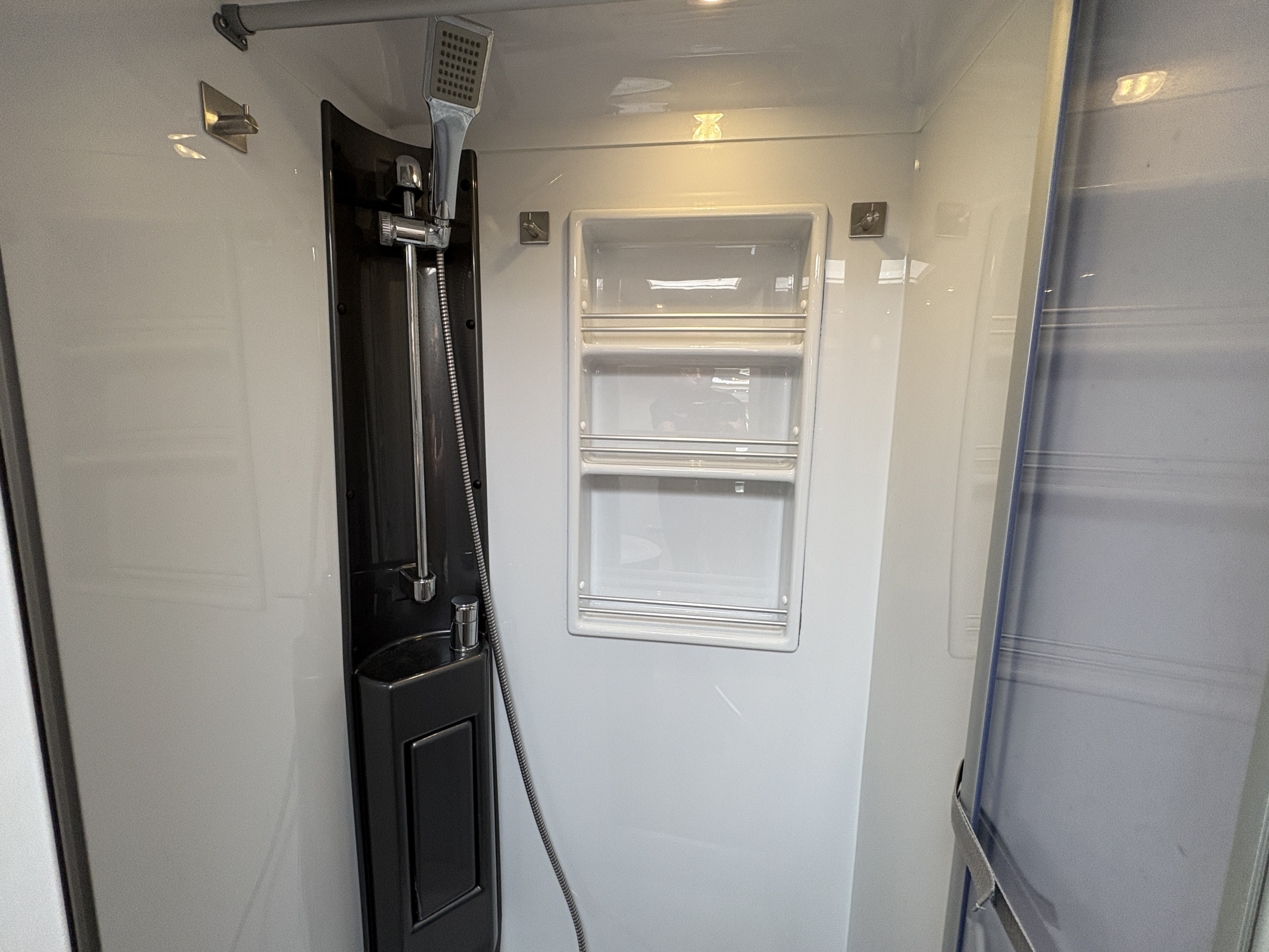 KABE KABE TM I 810 IMPERIAL LXL (cinderella, litiumbatteri,ac,hydralben)) - KABE
