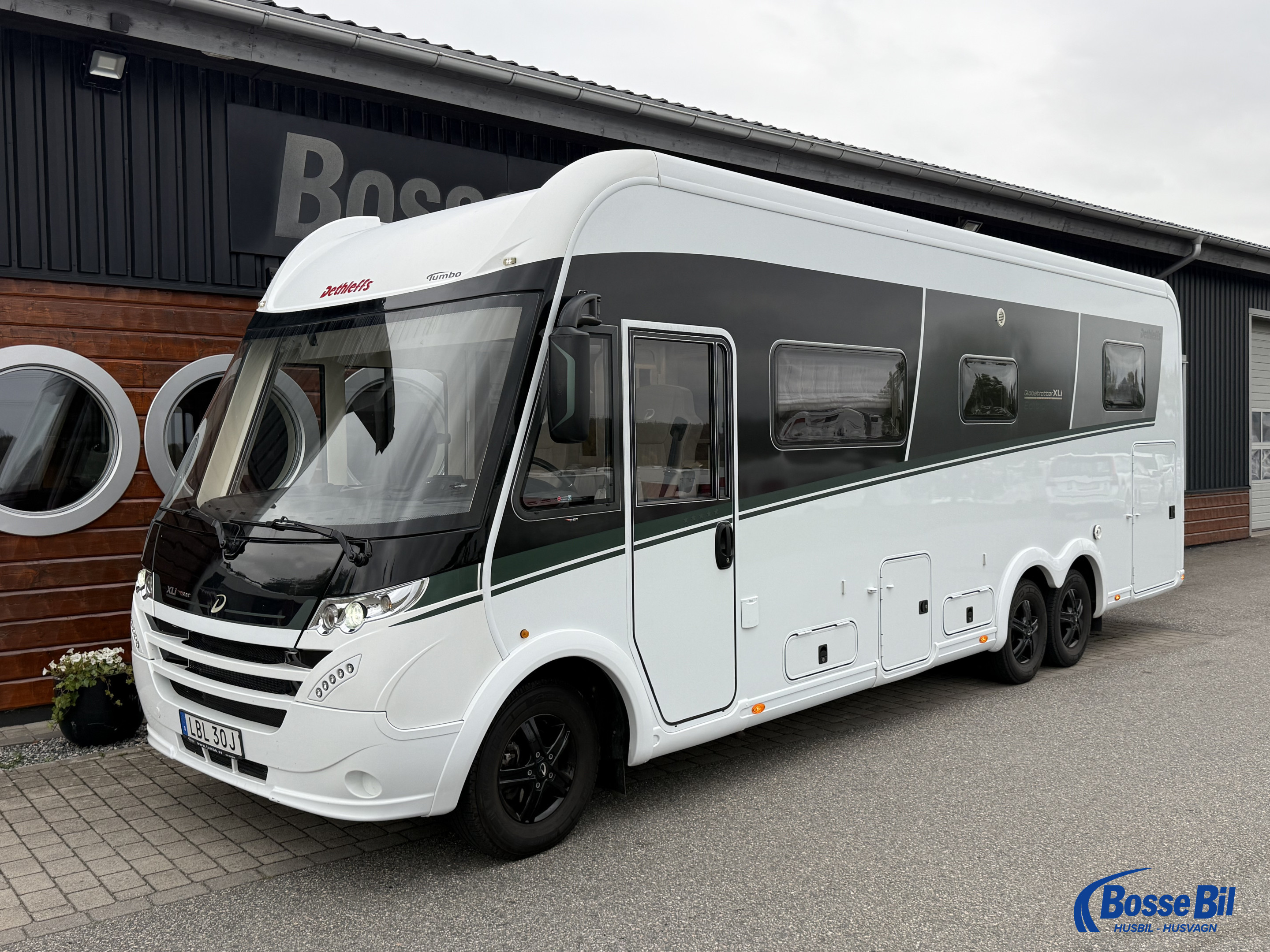 Dethleffs Globetrotter XL-I 7850 * AC * Hydr. stödben * Lyx på hjul * - Dethleffs